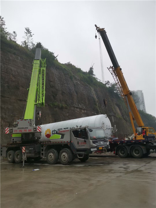 随县“不怕风雨冻”—— 吊车的 “恶劣环境适应” 技术